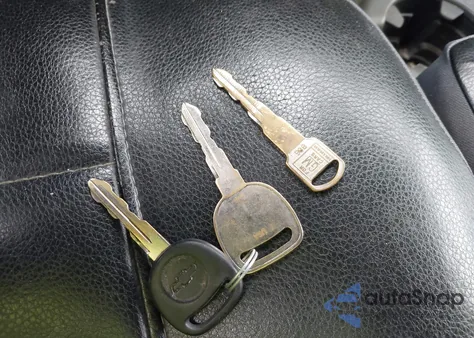 2005 Chevrolet Silverado 1500 from USA, damaged, VIN 1GCEC19VX5Z223117